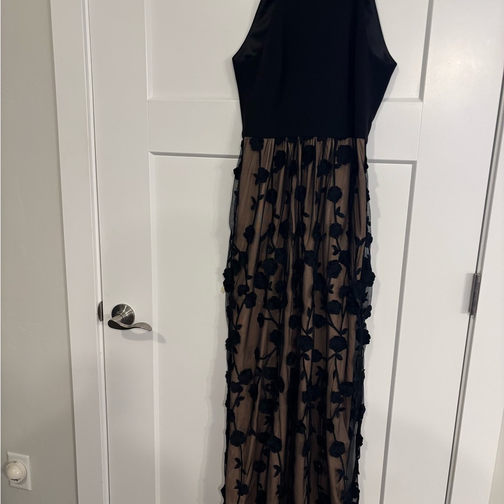 BADGLEY MISCHA WHIMSIGOTH DRESS MAXI SIZE 0
BLACK WITH NUDE LINING PARTY CLASSY